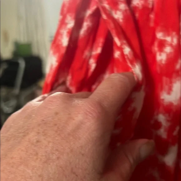 Vibrant Red and White Patterned Dress - Picture 8 of 8